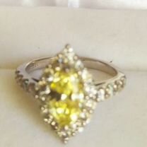 Перстень "маркиз" бриллиант "fancy yellow" 2ct