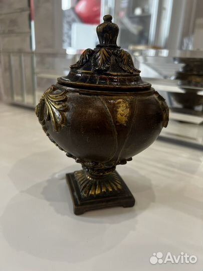 Деревянная шкатулка резная