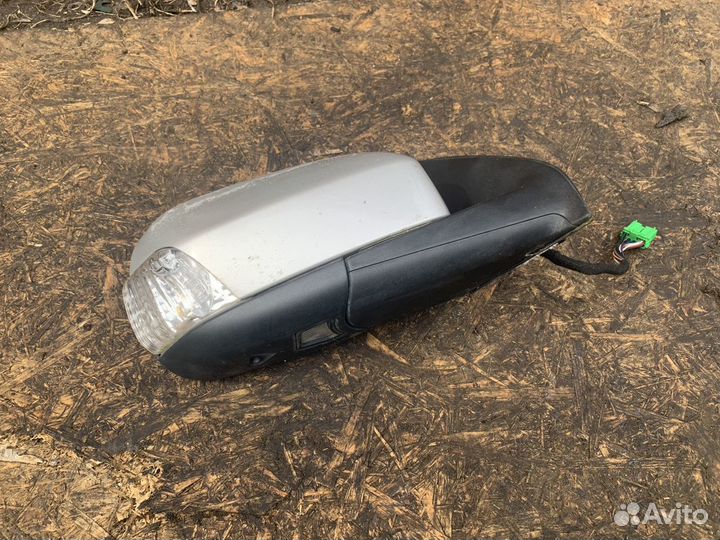 Volvo xc90 зеркало правое с поворотником