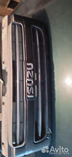 Решотку радиато исузу бикхорн