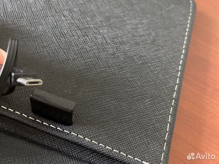 Чехол-клавиатура для планшета