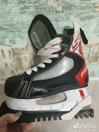 Коньки хоккейные