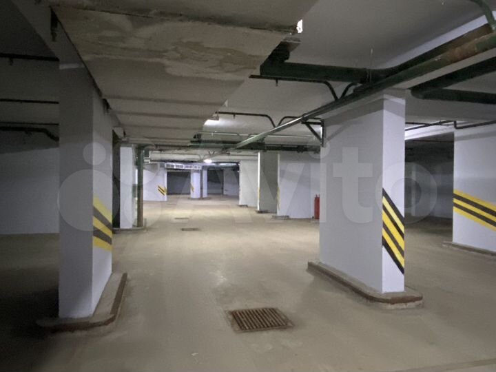 Машиноместо, 15 м²