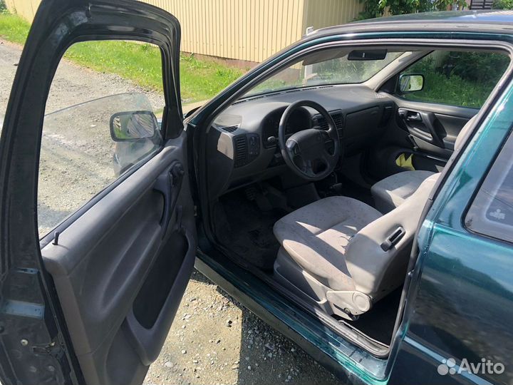 Volkswagen Polo 1.4 AT, 1998, 200 000 км