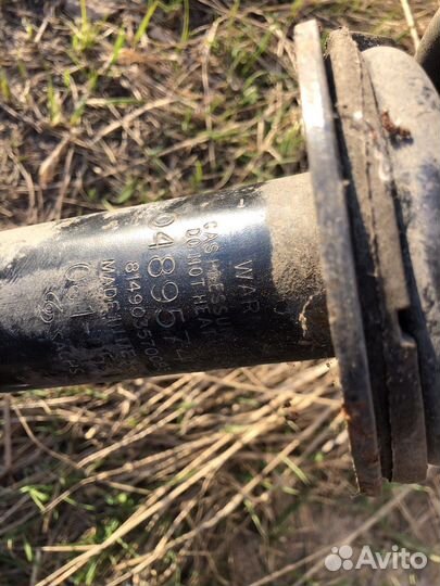 Амортизатор передний левый Крайслер 300 Магнум 3.5