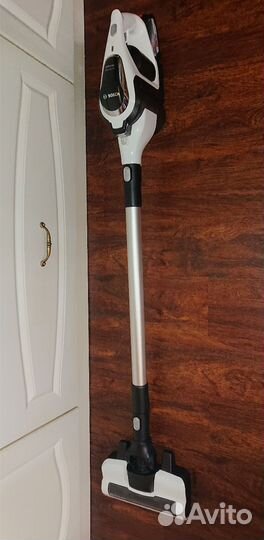 Вертикальный беспроводной пылесос Bosch