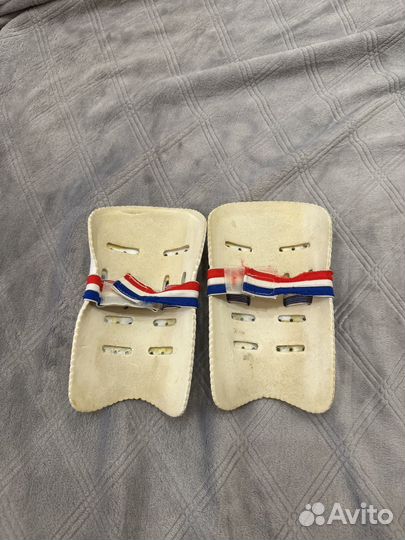 Щитки футбольные детские