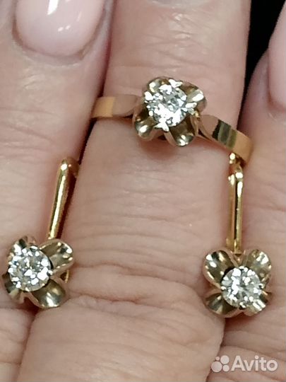 Золотой комплект 750 по с бриллиантами СССР