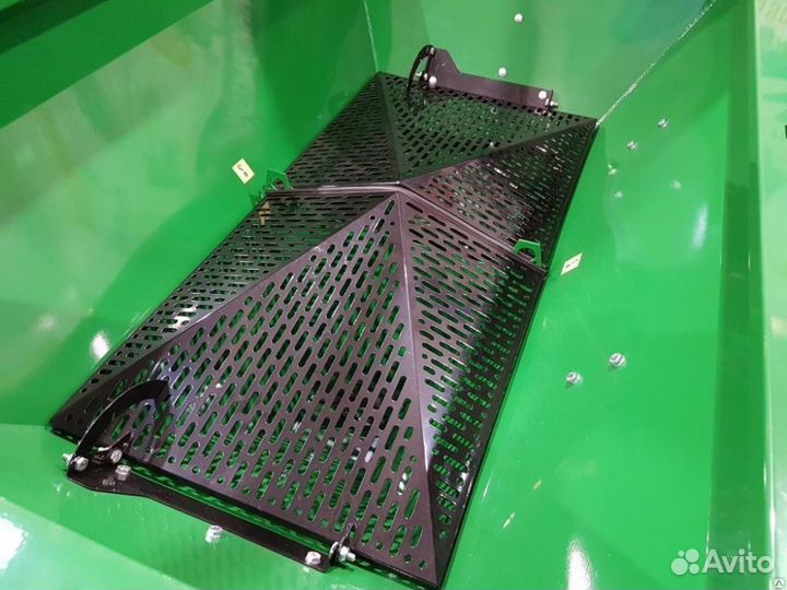 Разбрасыватель удобрений Оптсельмаш Лидер 2000, 2024