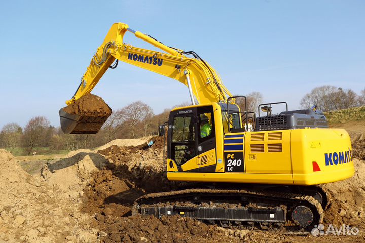 В разборе Коматсу Komatsu экскаваторы