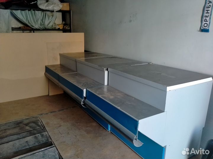 Холодильная витрина, стеллажи