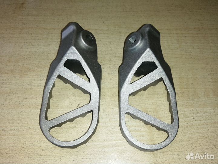 Подножки водителя (левая+правая) Питбайк Vento 17