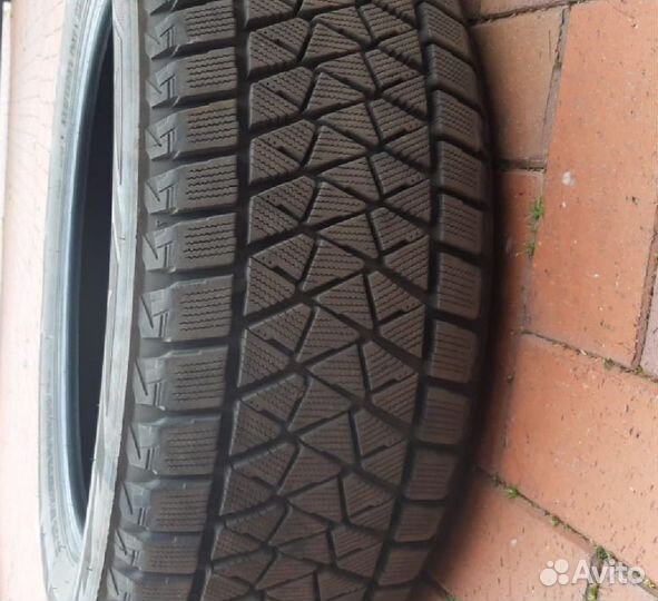Bridgestone Blizzak DM-Z2 235/55 R20 102T