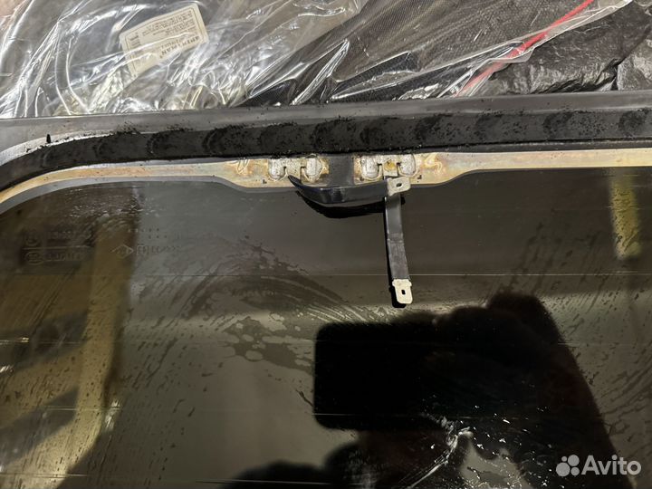 Стекло левой двери багажника Largus