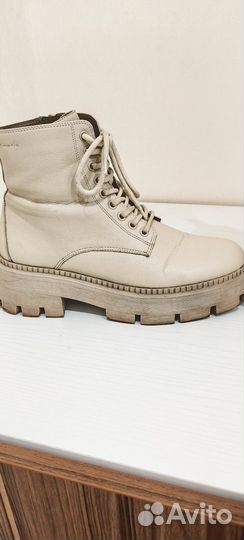 Женские ботинки tamaris бежевые