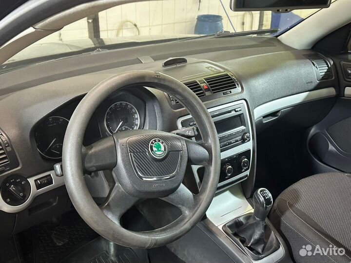 Skoda Octavia 1.6 МТ, 2011, 247 000 км