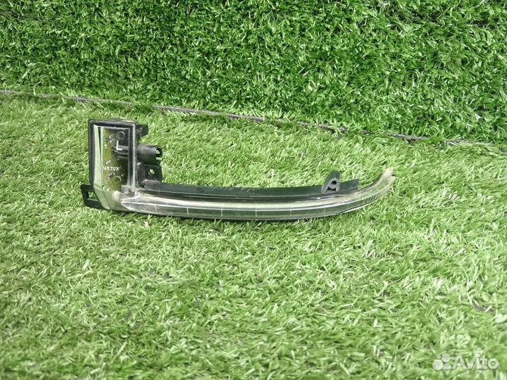 Повторитель поворота в зеркало Audi A4 B8 8K