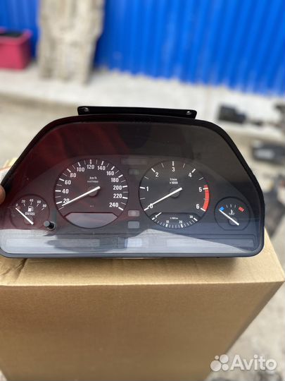 Приборный щиток спидометр