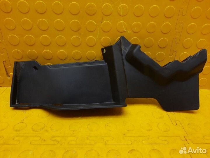 Накладка левая Mitsubishi Outlander GF0W 4B11