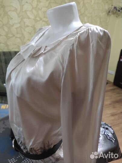 Платье шёлковое новое размер М 44-46