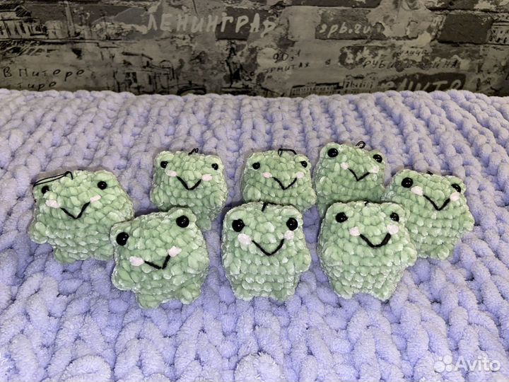 Вязаные мягкие игрушки и брелки