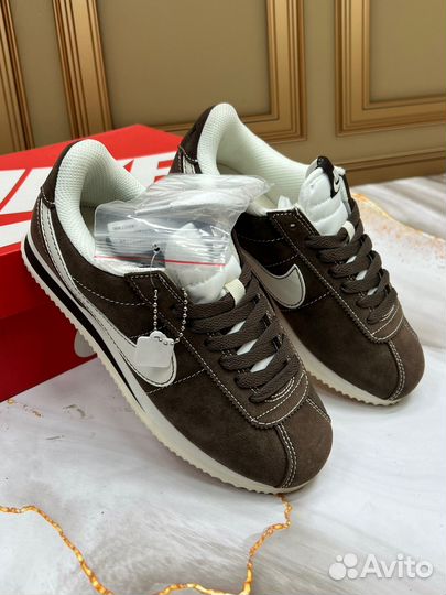 Кроссовки женские Nike n2