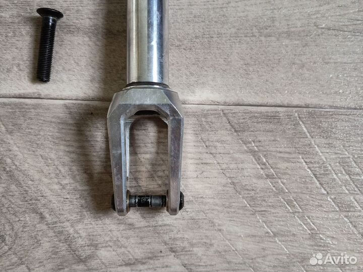 Вилка для трюкового самоката