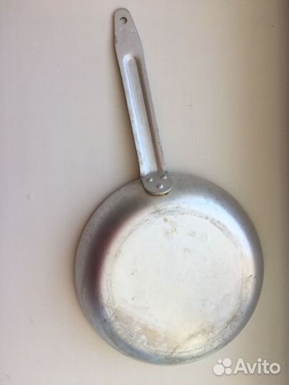 Посуда СССР. Сковорда, кастрюля, миски