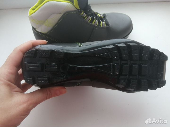 Лыжные ботинки детские