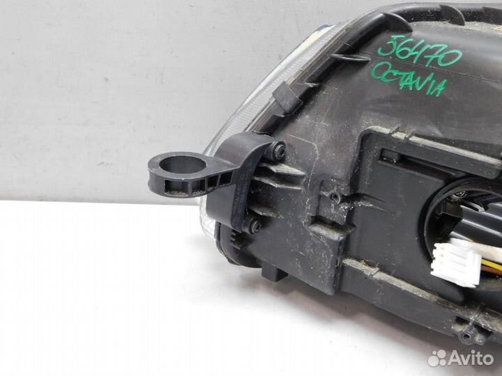 Фара правая Skoda Octavia