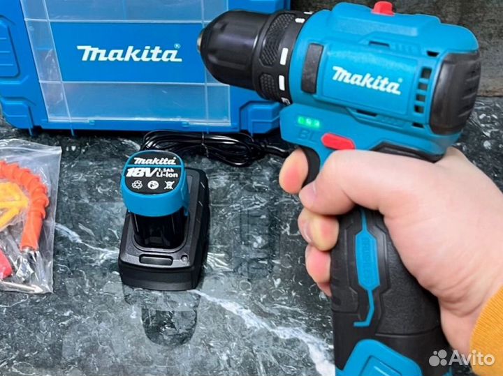 Бесщеточный шуруповерт Makita 18V