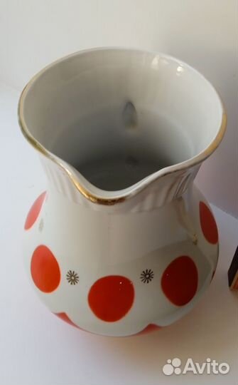 Кувшин красный горох