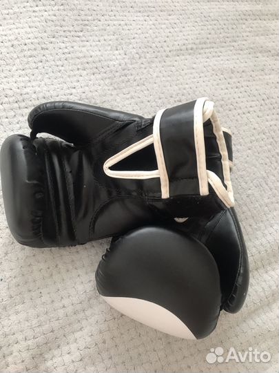 Боксерские перчатки 10 oz green hill