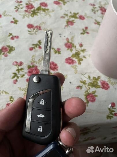 Ключь орегинал тойота королла