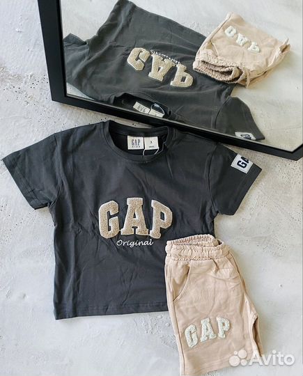 Костюм для мальчика Gap