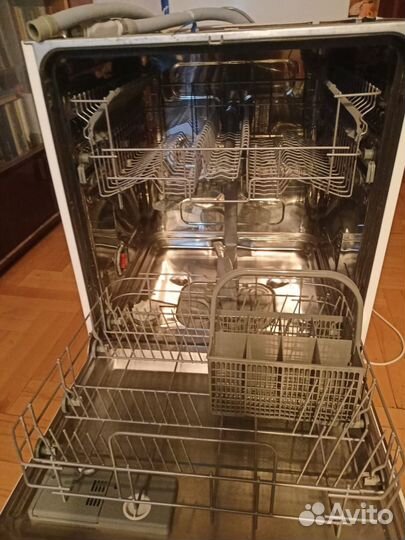Посудомоечная машина Electrolux ESF63021