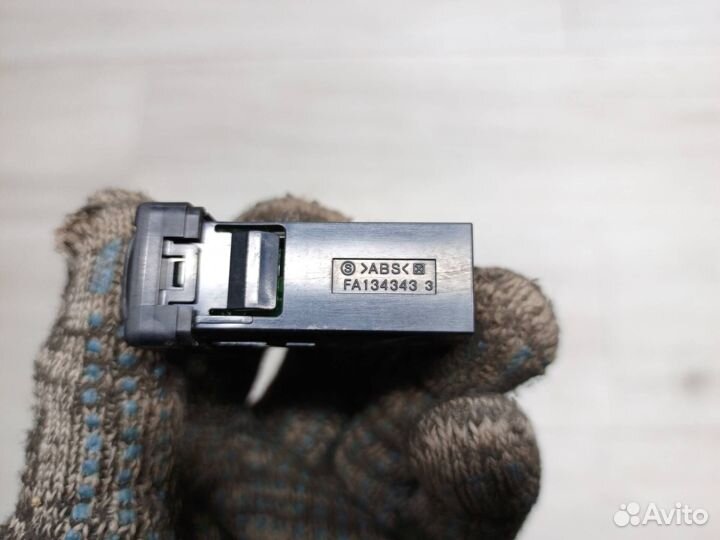 Разъем USB / AUX Toyota Corolla E15