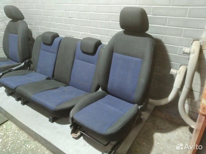 Сиденья комплект Ford Focus 2 седан 1.8 2006