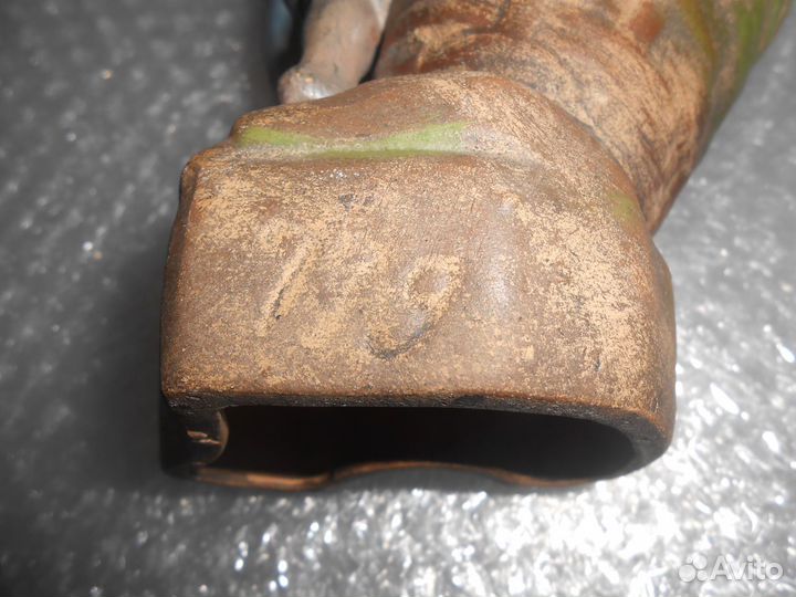 Керамическая статуэтка