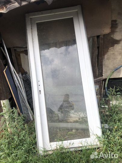 Дверь алюминиевая