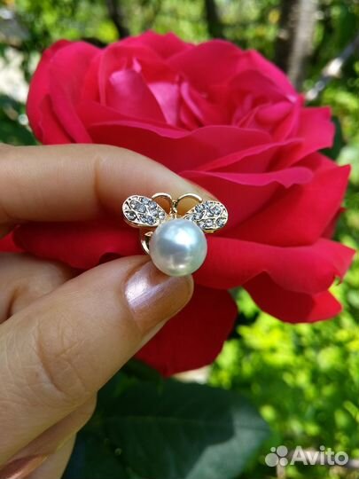 Изящная брошь пчёлка жемчуг