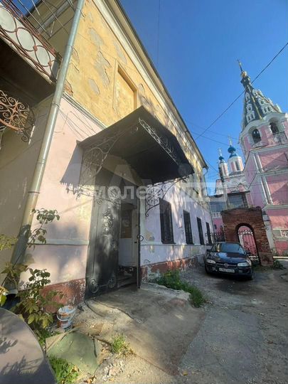 2-к. квартира, 65 м², 1/2 эт.