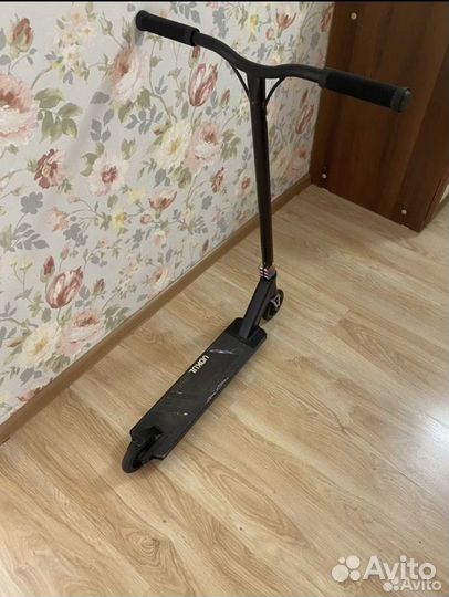 Трюковой самокат парк