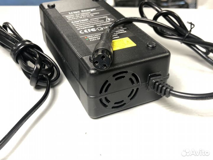 Зарядное устройство для самоката kugoo