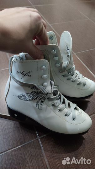 Коньки фигурные женские 35 размер