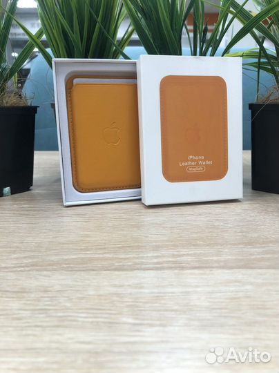 Чехол на iPhone