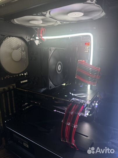 Игровой компьютер в корпусе Phanteks, RTX2080