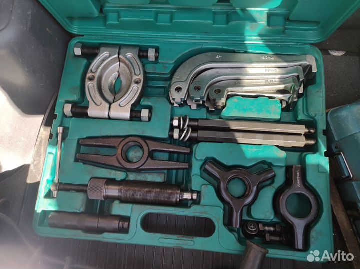 Универсальный съемник Jonnesway