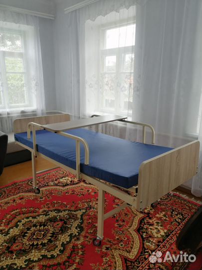 Медицинская кровать для лежачих больных