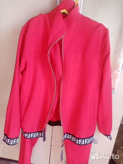 Костюм женский